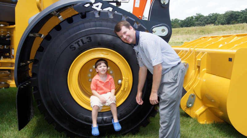 jdeere_tire.jpg
