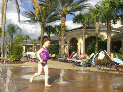 ellie2_splashpool.jpg
