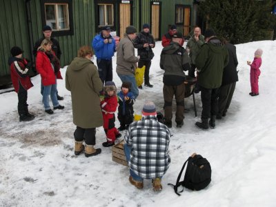 Samling kring grillen2