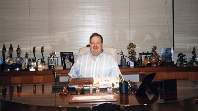 Pete at Emilio's desk