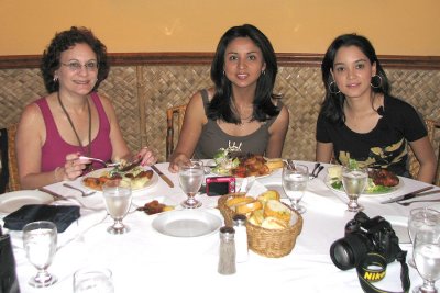 Noelia, Gina and Mayumi