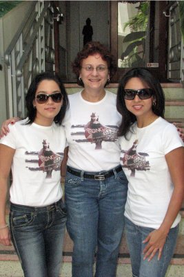 Mayumi, Noelia & Gina on the Cardozo steps
