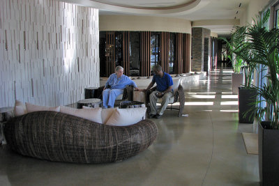 The main lobby looking toward Oriente