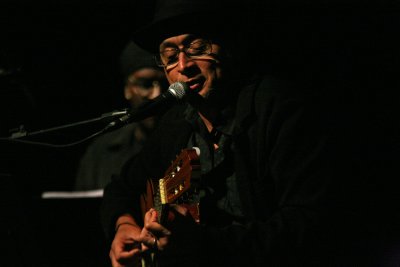 Zé Renato sings Noel Rosa