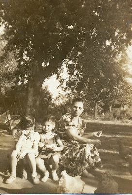 Ann & Nancy Jo Ash (granddaughters) with Ethel .jpg