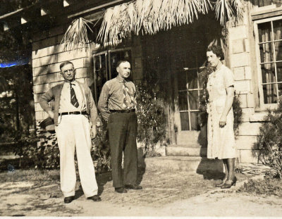 Joe with Doc & Emma Mountjoy @Tarpon Springs.jpg