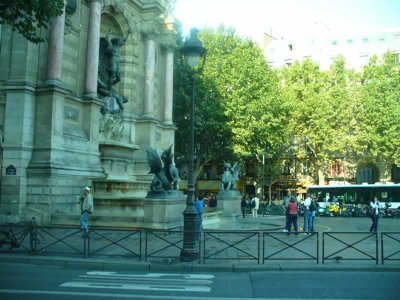 parisP1020314.jpg
