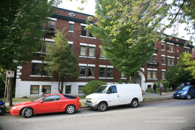 A 1920s Art Deco apartment building on Jervis St, West End