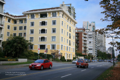 Beach Avenue, West End