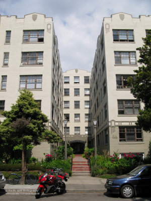 Art Deco facade of Stanley Park Manor, Haro Street, West End