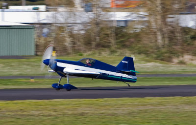 Testing the Canon 5D panning a moving airplane