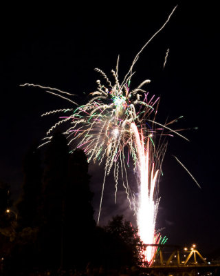 July 4 09 Portland Fireworks-9.jpg