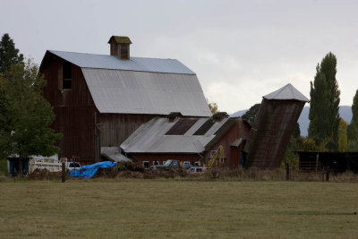 Oct 14 09 Barn and Building-003.jpg