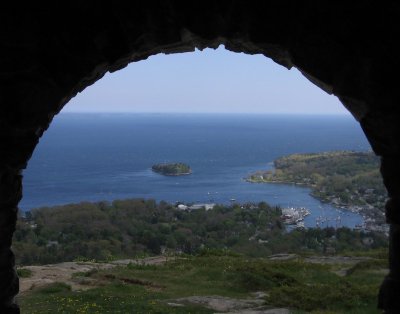 Camden Harbor thru monument's arch