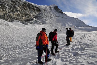 Head wall with very little snow covering!