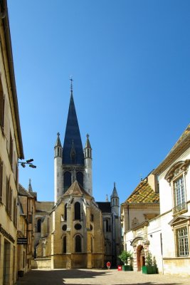 Rue de la Chouette (glise Notre Dame)