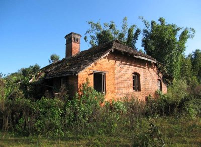 Ruined house, Loimwe