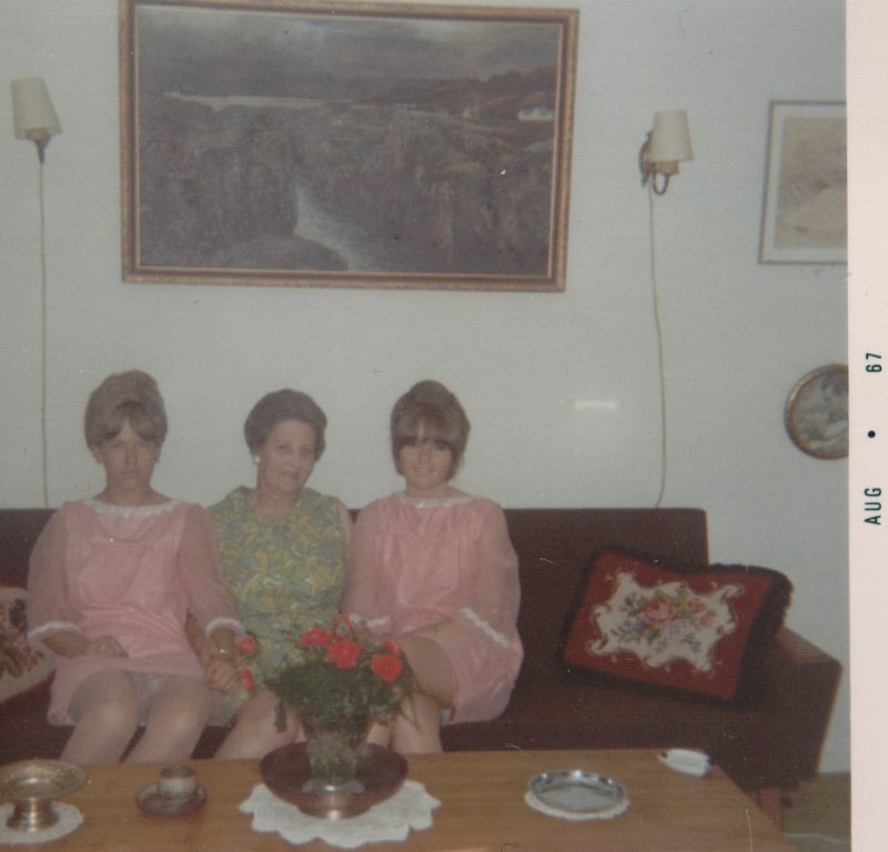 Vera, amma Vala og Laura
