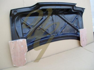 R32 Carbon Boot 01.jpg
