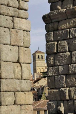 Segovia - Aqueduct and tower