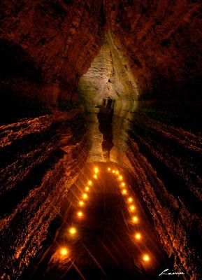 Bonnechere Caves 7416 light painting 