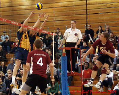 Queens Vs McMaster M-Volleyball 01870_filtered copy.jpg