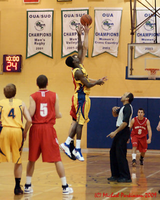 Queen's Vs Royal Military College M-Basketball 01-07-09