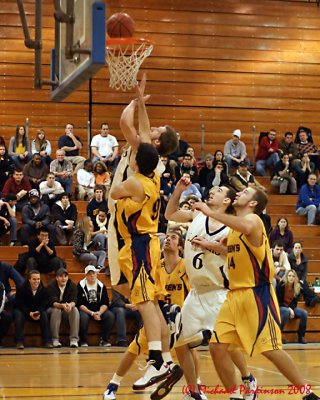 Queen's Vs Windsor M-Basketball 11-29-08