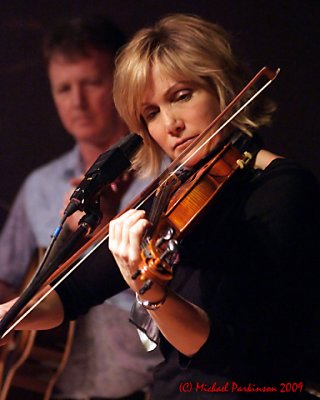 Canadian fiddle sensation Kelli Trottier