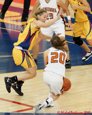 Queens vs Waynesburg 00840 copy.jpg