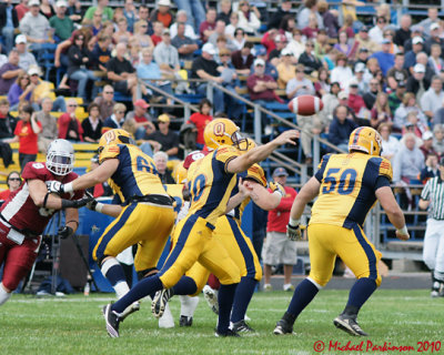 Queens vs Ottawa 02965 copy.jpg