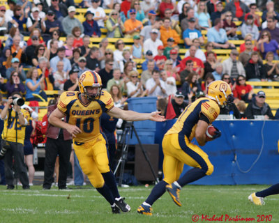 Queens vs Ottawa 02998 copy.jpg