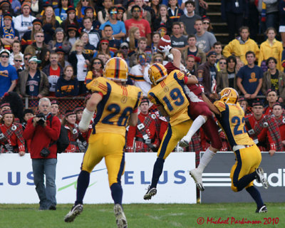 Queens vs Ottawa 03507 copy.jpg