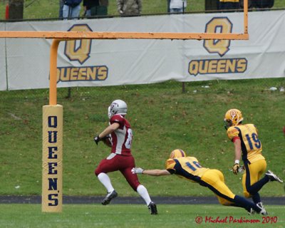 Queens vs Ottawa 03654 copy.jpg