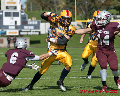 Queen's vs Ottawa 03348 copy.jpg