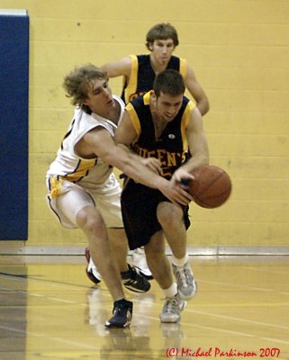 Queens Vs Laurentian 09713.JPG