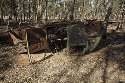 Old Fords dumped in the bush 22.jpg