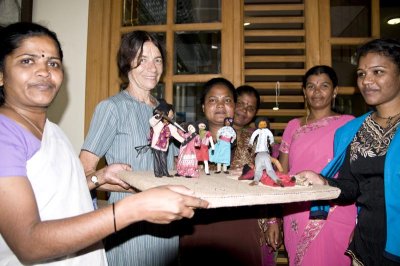 Francoise with 5 doll makers