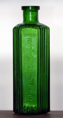 altes Apotheken-Flschchen fr Gift / old pharmacy bottle for poison