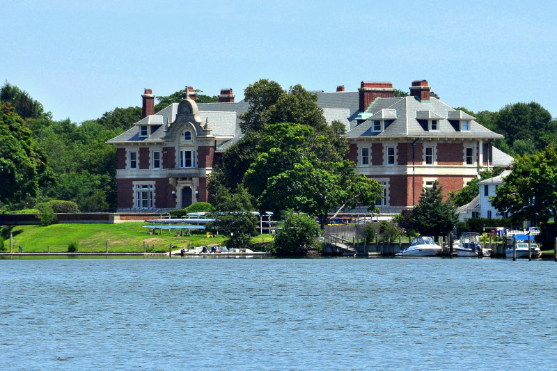 Idle Hour-Vanderbuilt Mansion