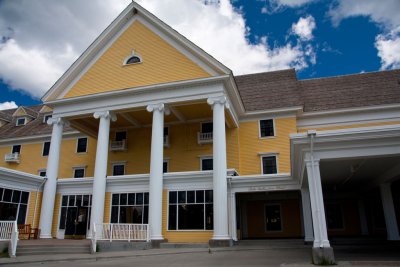 Lake Yellowstone Hotel 2