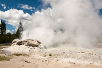 Grotto Geyser 1
