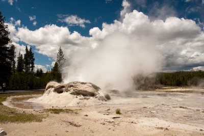 Grotto Geyser 2