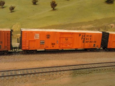 Red Caboose R-70-15 Reefers at Bealville