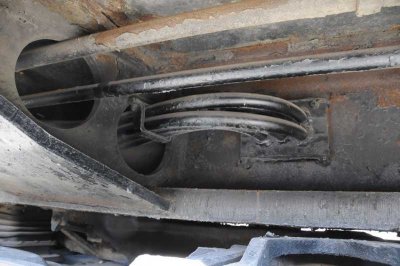 EL SD45 3607 Left Aft of Rear Jack Pad Note 6 Cables