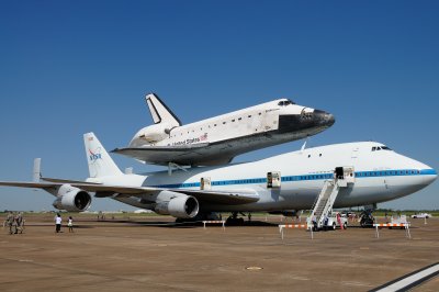 Shuttle Parked 13 reduced.jpg