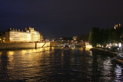 Siene at night