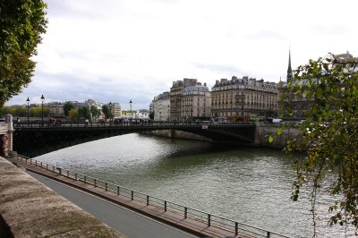 saturday on the seine.jpg