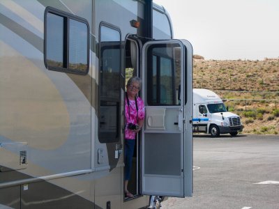 Phyllis ready for the Meteor Crater tw