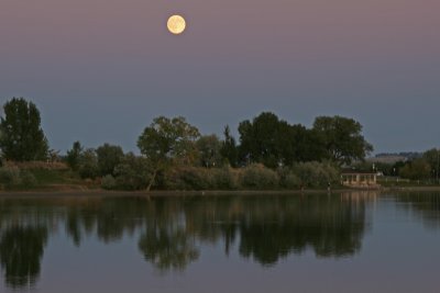 Lake Elmo moon